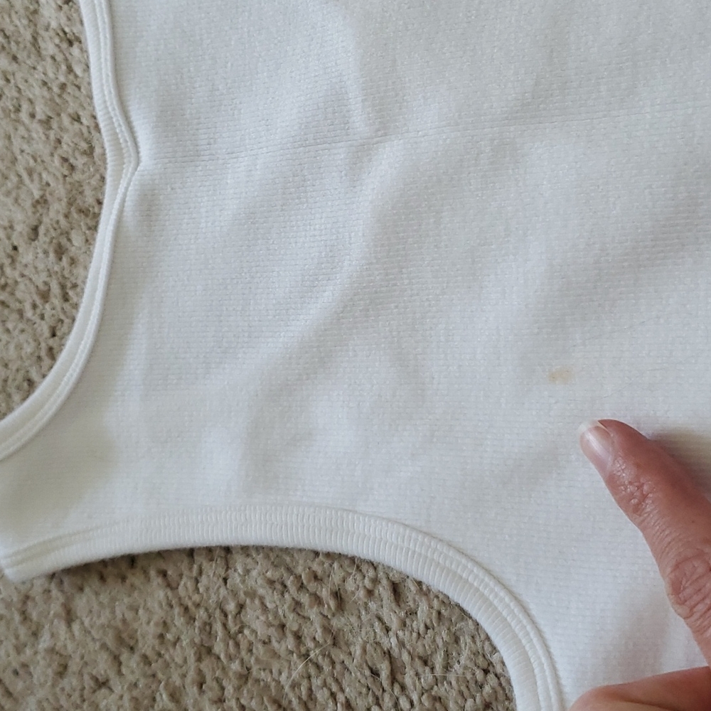 4 Reebok Tank Tops - Picture 11 of 13
